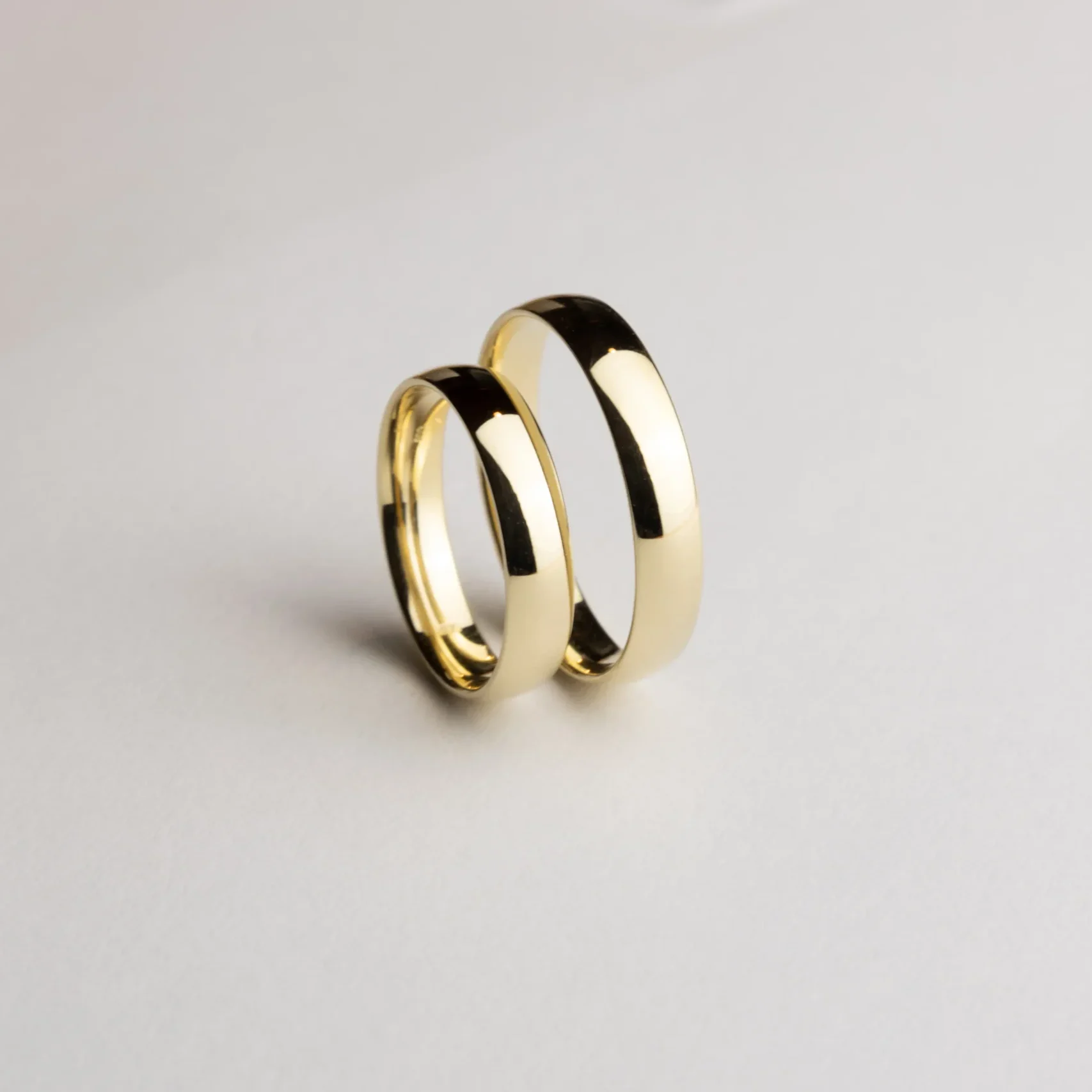 klasszikus-kenyelmes-sargaarany-karikagyurupar