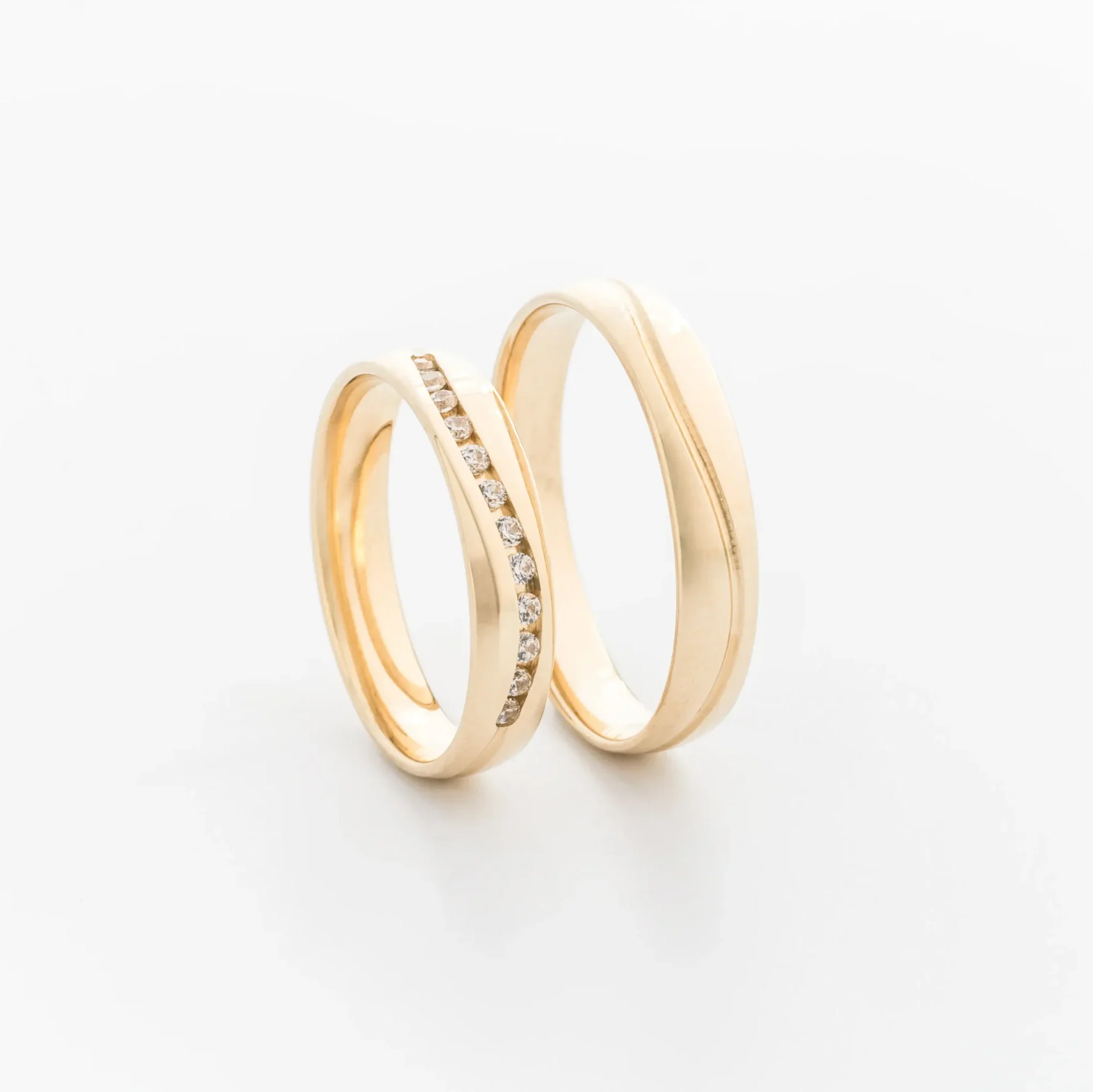 sarga-arany-matt-dragkoves-karikagyuruk